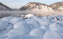 Снежные камни